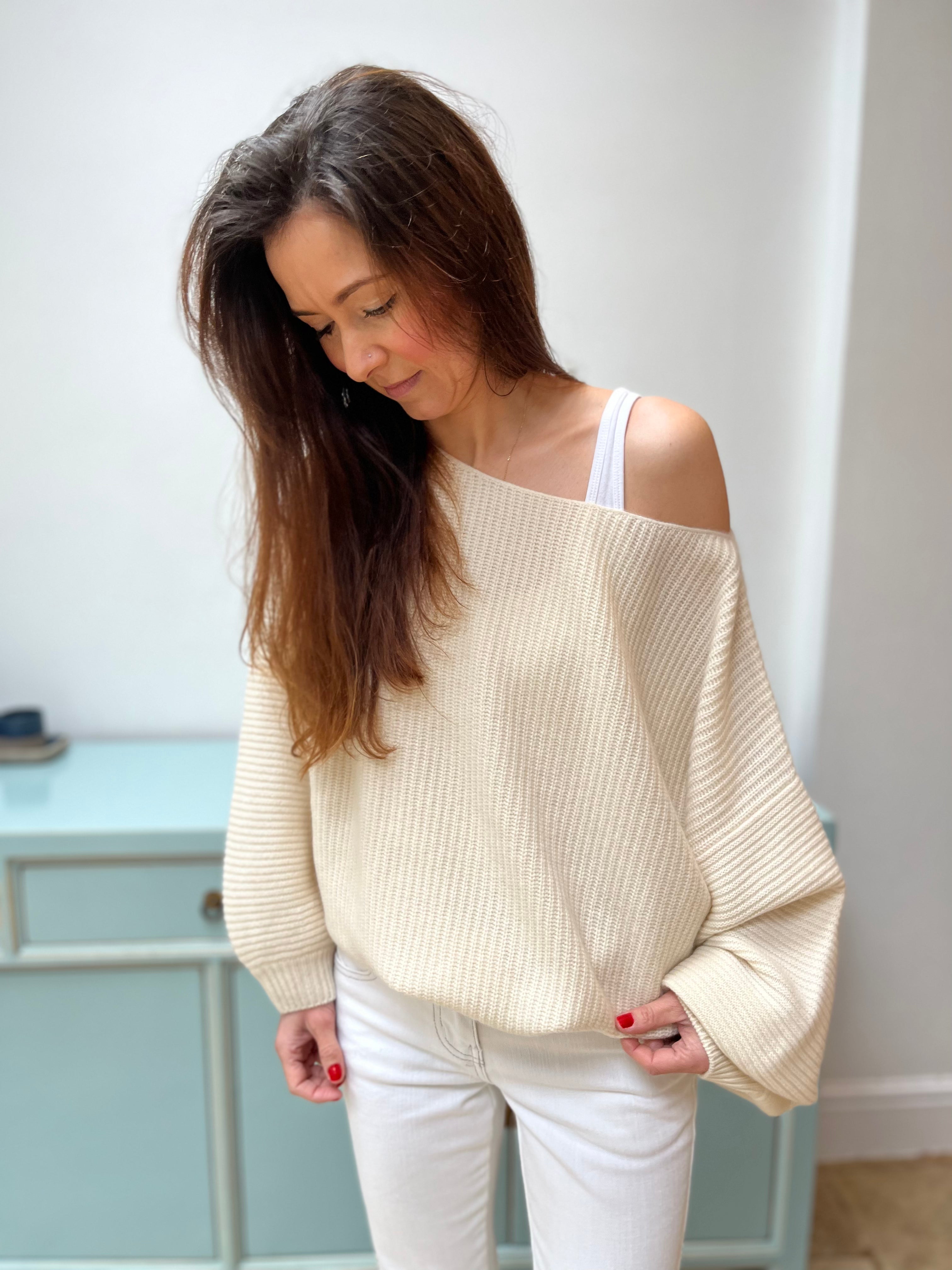 Off white off on sale the shoulder sweater